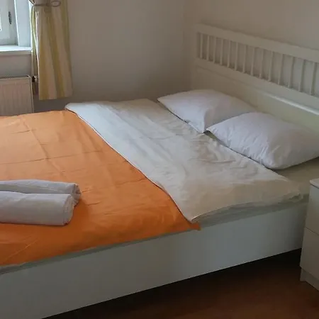 Confortable Holandska Appartement Praag